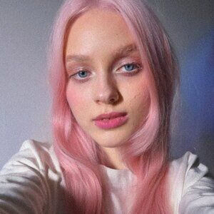 Meet your Posher, Cassandra